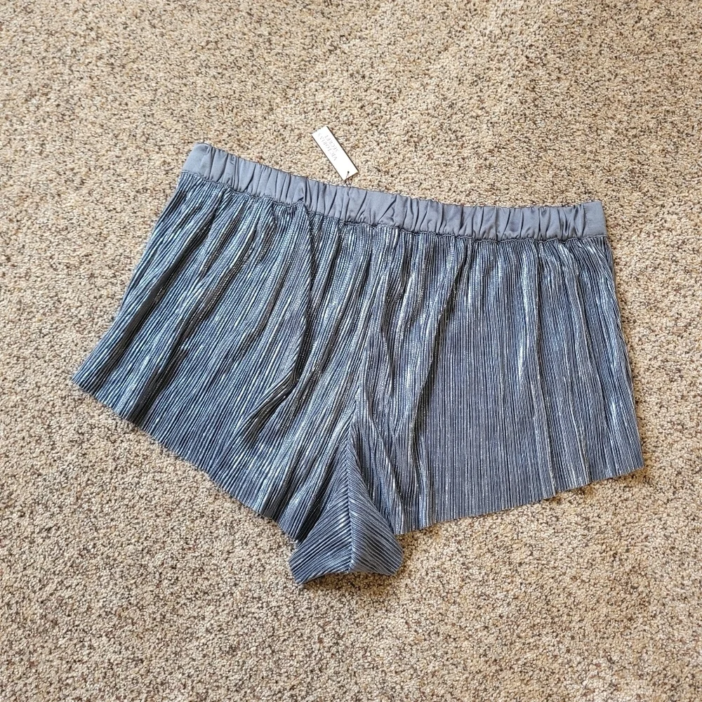 Victoria's Secret Shimmery Intimate Pajama Shorts Size M NWT